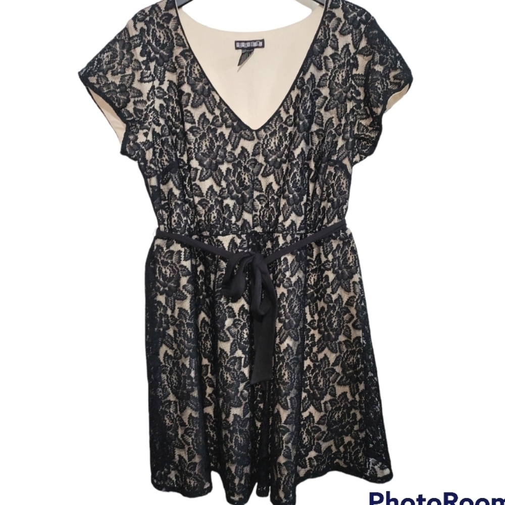 Paper Doll black lace lined mini dress size 2X